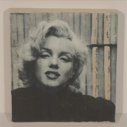 Holzblock Marilyn Monroe grau
